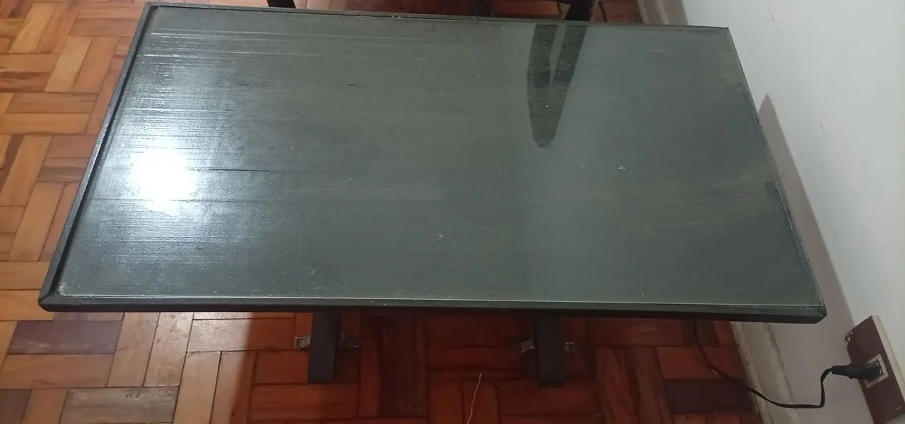 Mesa de madeira com tampo de vidro  - Foto 2