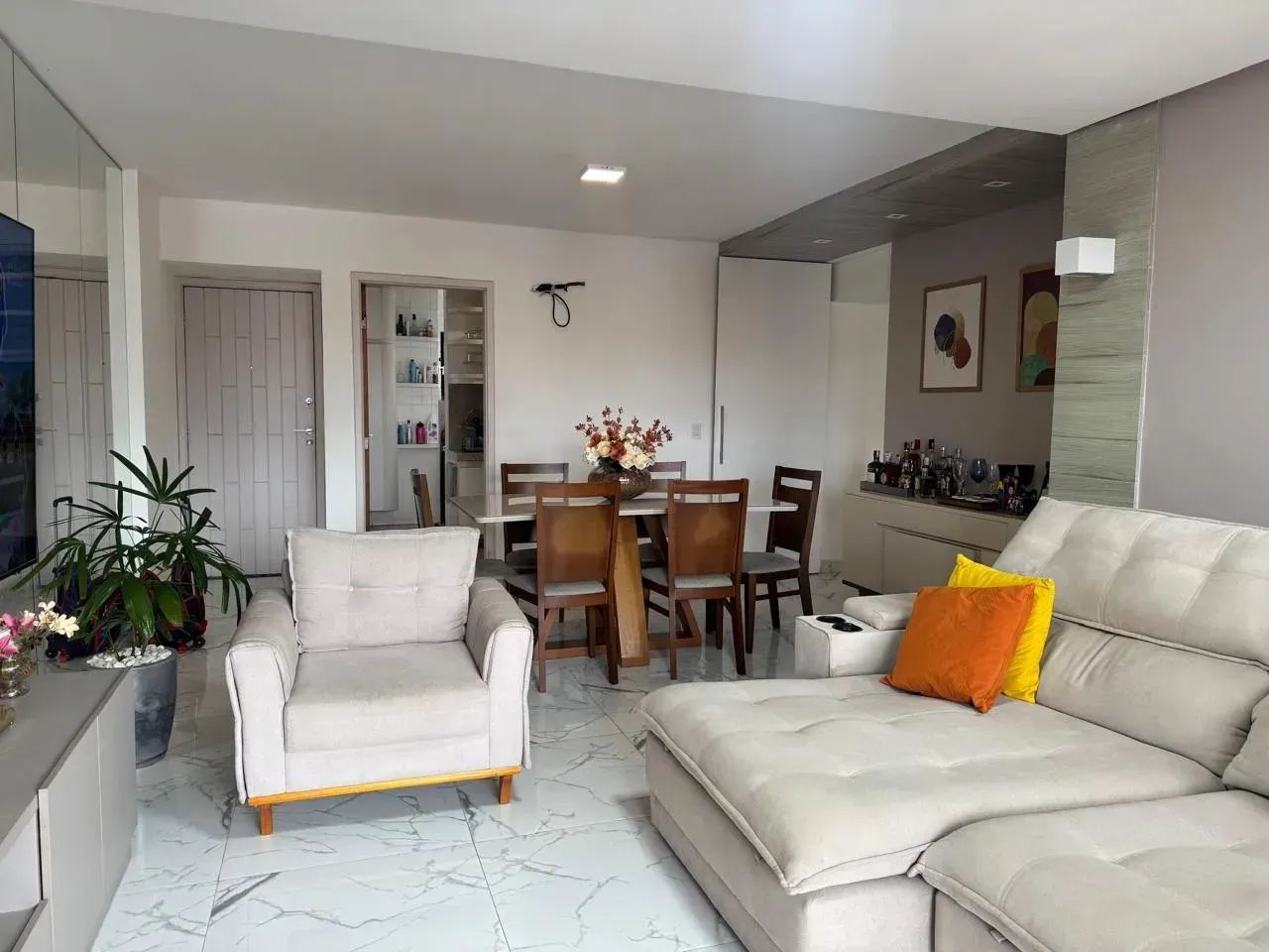 Apt com 4/4 com fixos,107m2 na ponta verde. - Foto 3