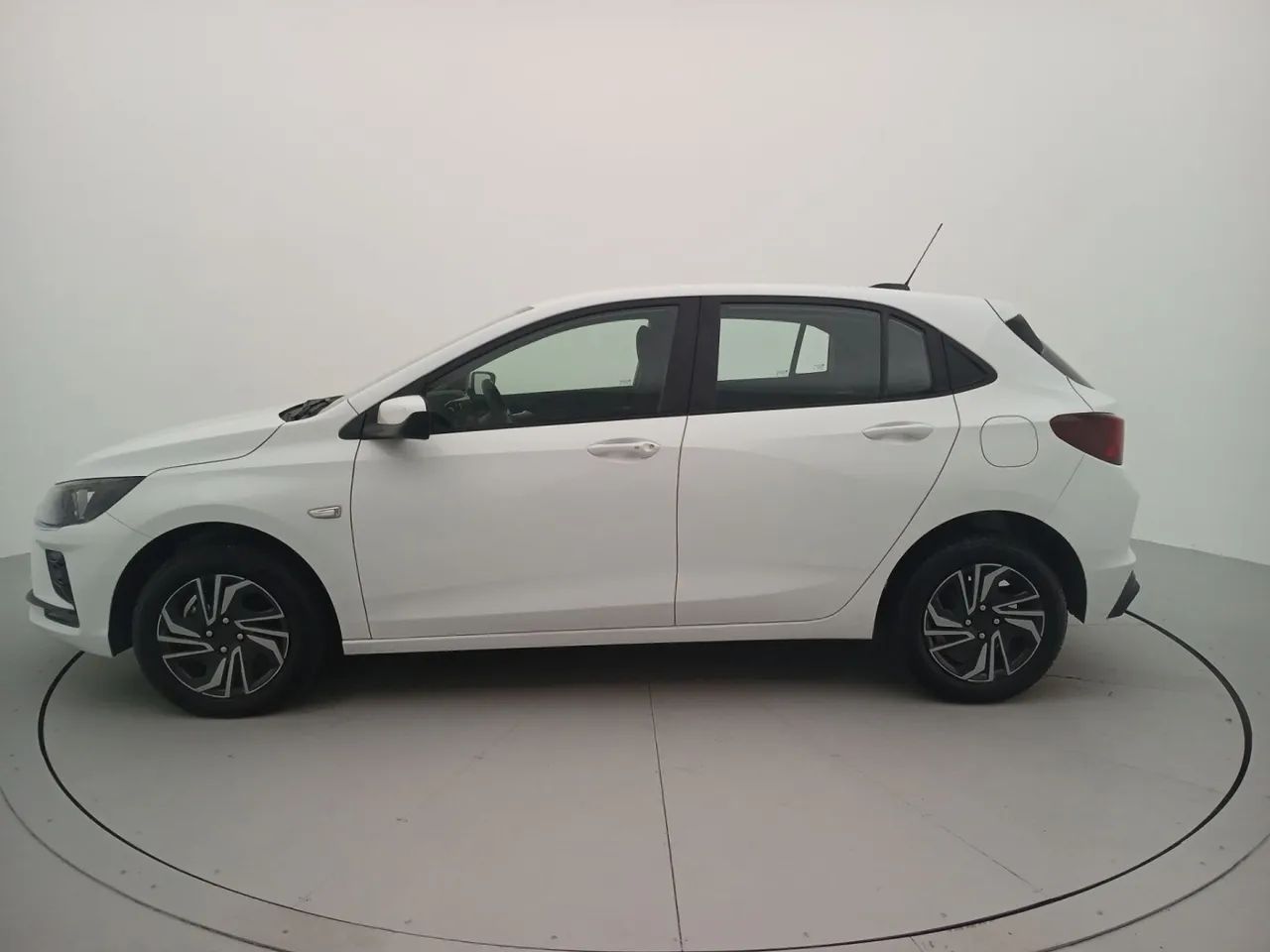 Chevrolet Onix Hatch 1.0 12V Flex Mec. 4P, foto 2 de 18