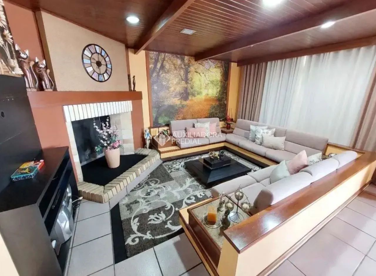 Casa residencial com 410m²! Possui excelente amplo espaço com 4 dormitórios sendo 1 suíte - Foto 3