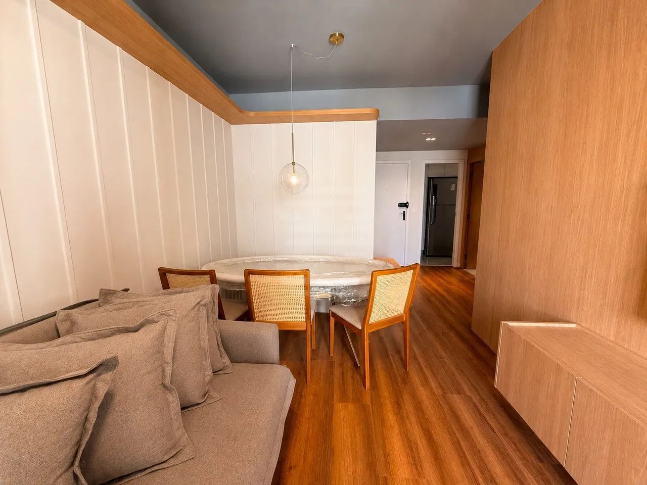 Apartamento Mobiliado no Cambui, 1 suite e varanda - Foto 2