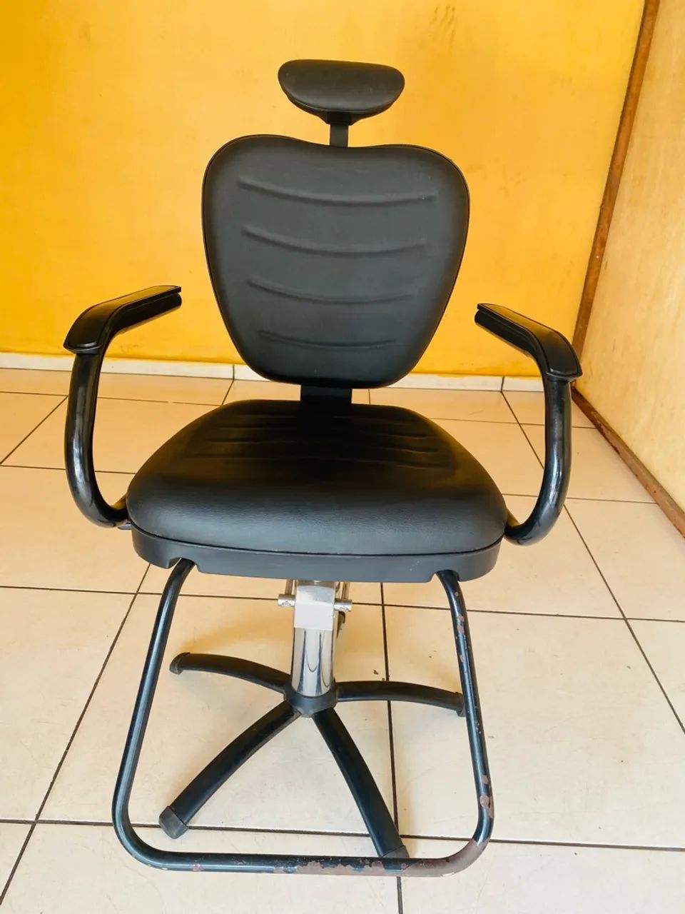 Cadeira de barbeiro  - Foto 2