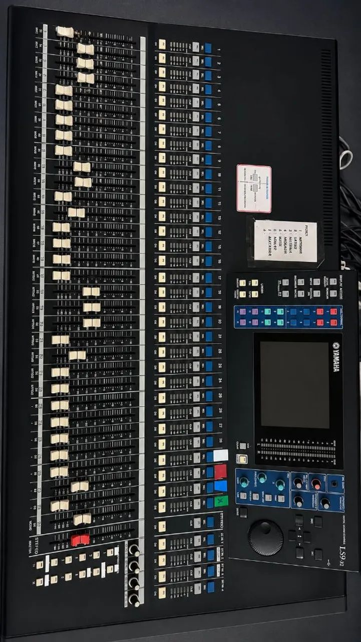 Mesa de som Yamaha LS9 32 ch 1