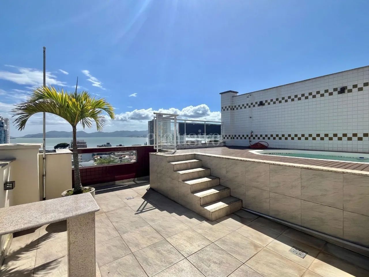 Cobertura duplex para venda com 4 dormitórios, piscina e vista mar. - Foto 4