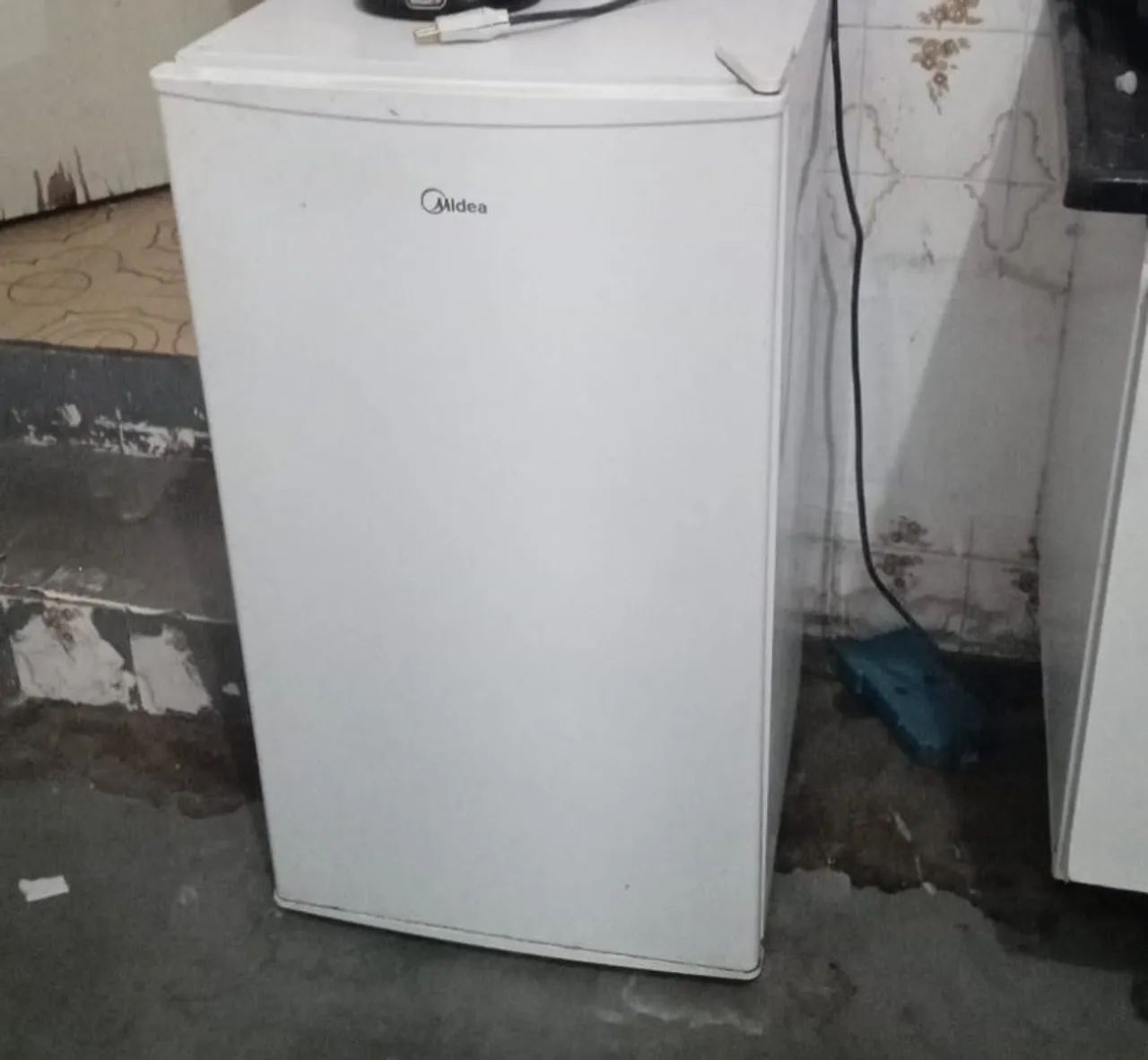 Frigobar Midea 93L 