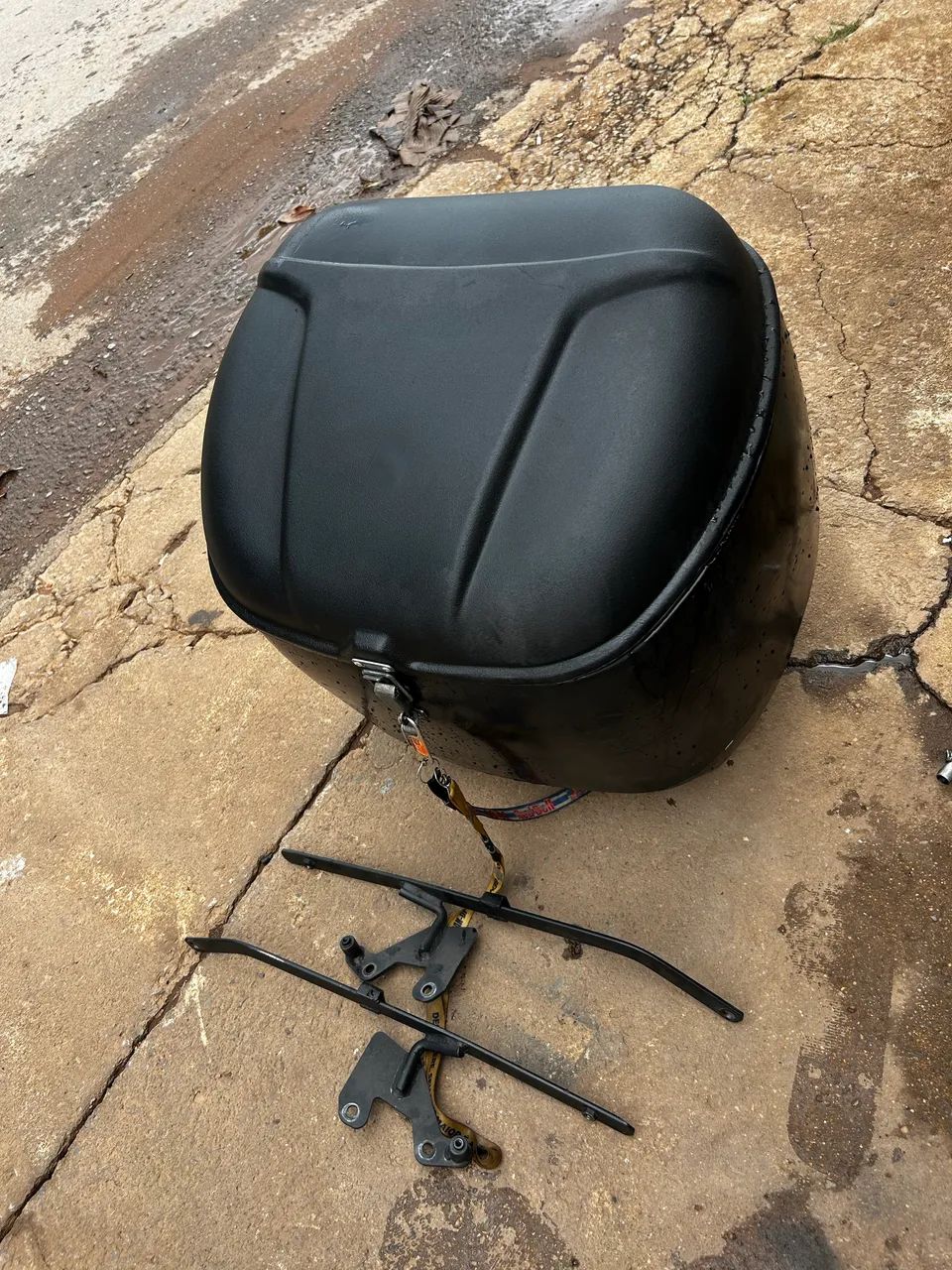 Vande-se baú da CG titan 160 