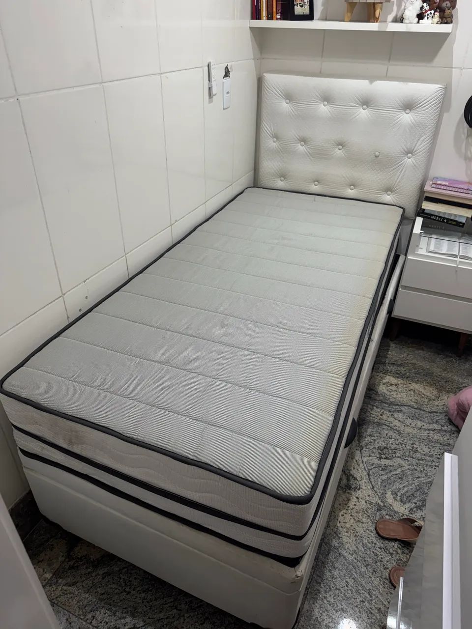Vende-se cama solteiro 