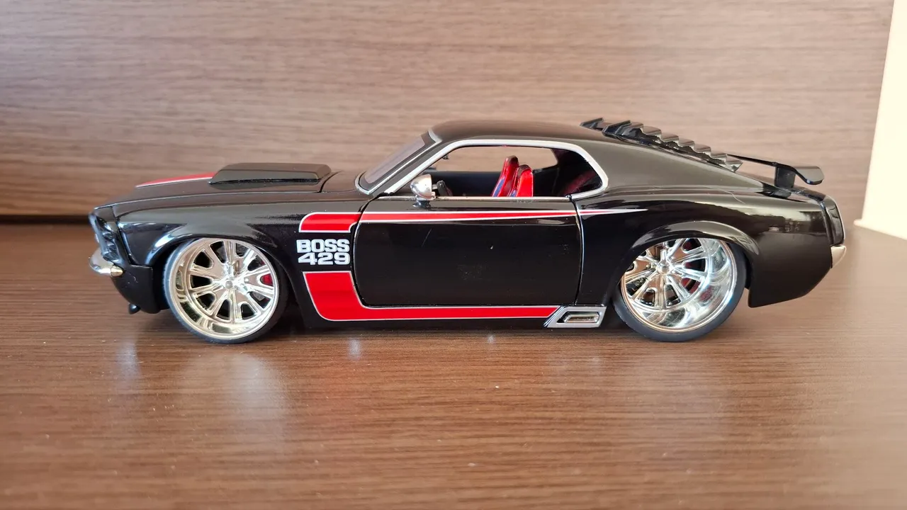 Miniatura colecionável Chevrolet Impala SS Lowrider, 1964