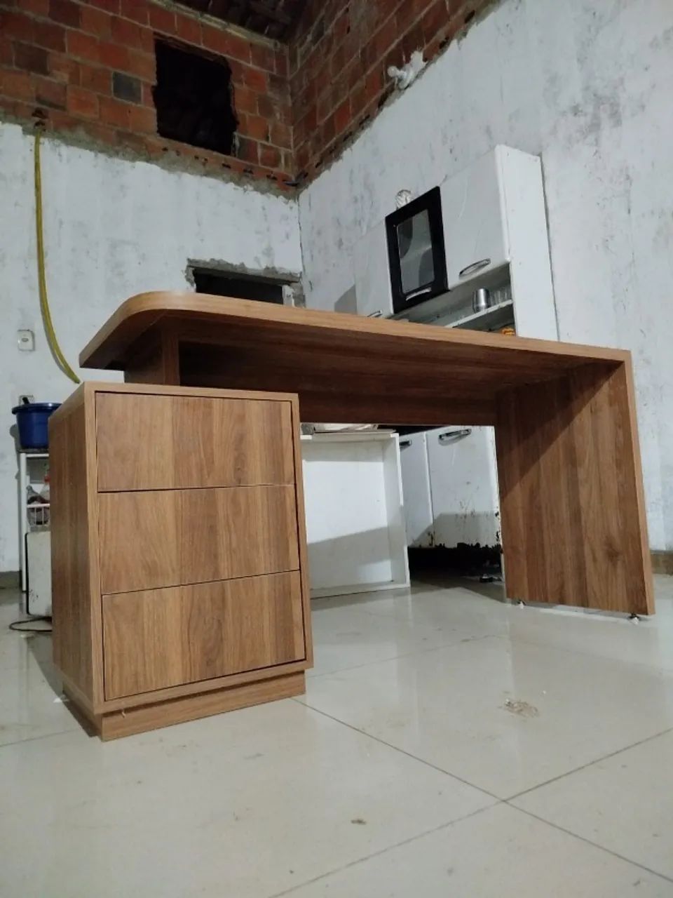 escrivaninha com 3 gavetas  - Foto 2