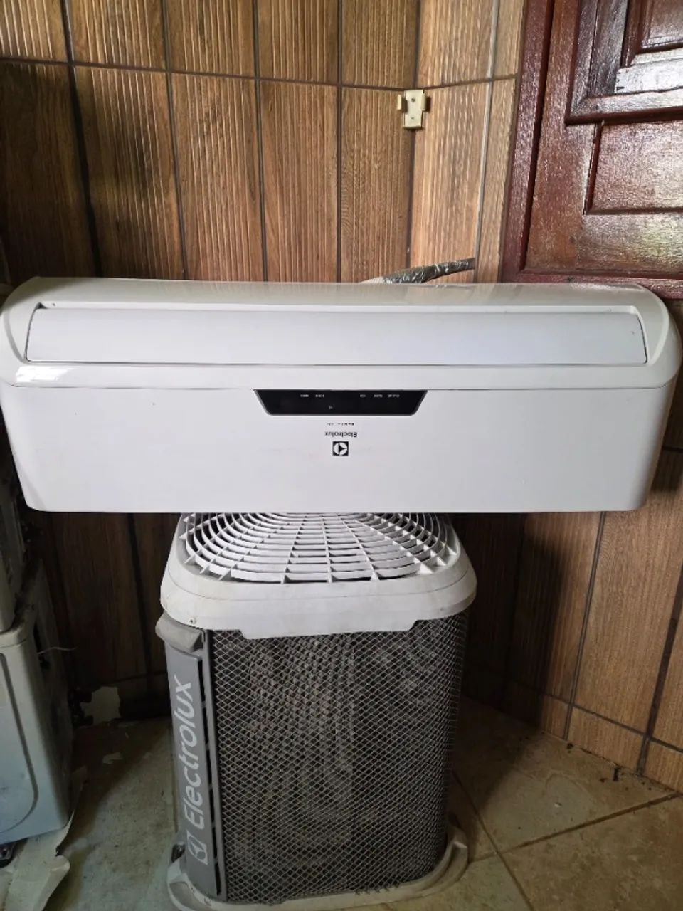 AR CONDICIONADO MIDEA SPLIT AICY 9OOO BTU E ELETROLUX 18000 - Foto 2