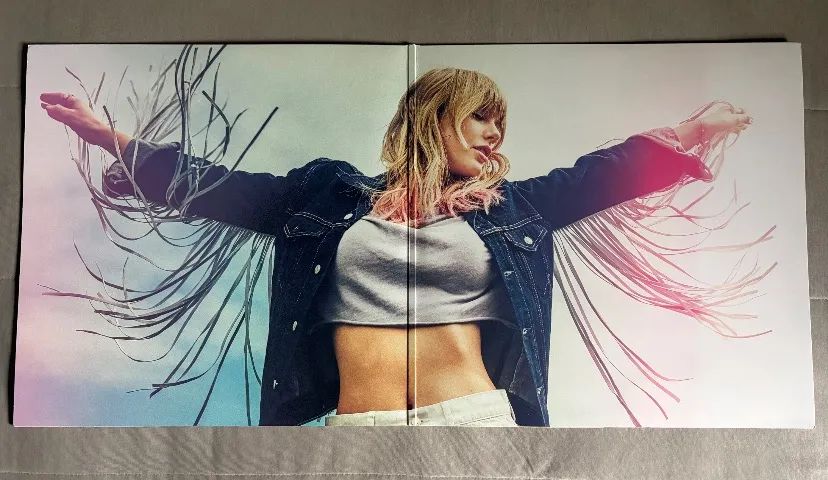 Disco Vinil Taylor Swift - Lover edição target usa discos rosa e azul  - Foto 3