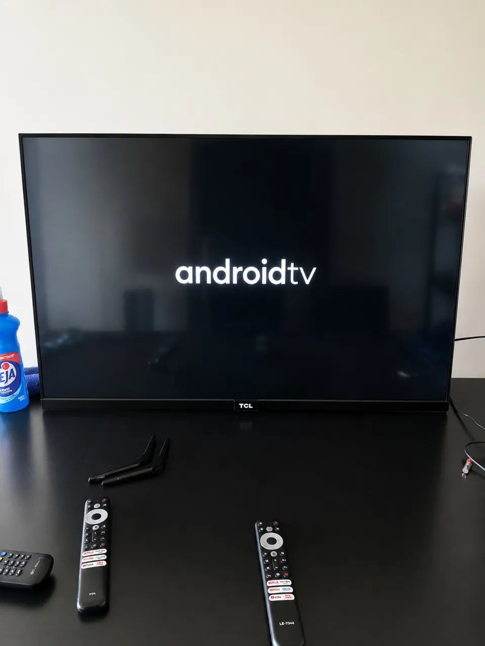 Smart TV 43 TCL | Android Televisão completa com suporte e controle  - Foto 3
