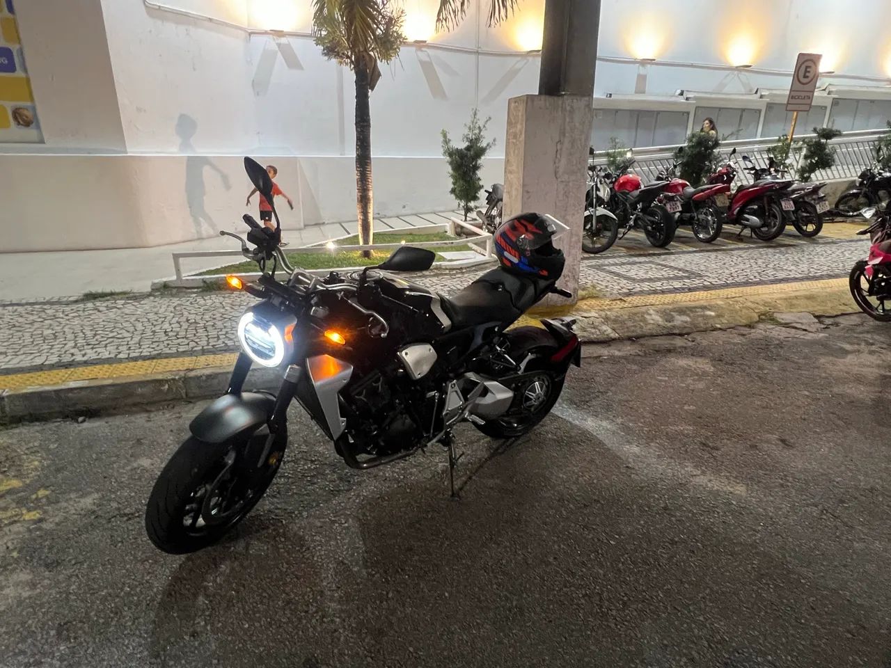 CB1000R - Foto 4