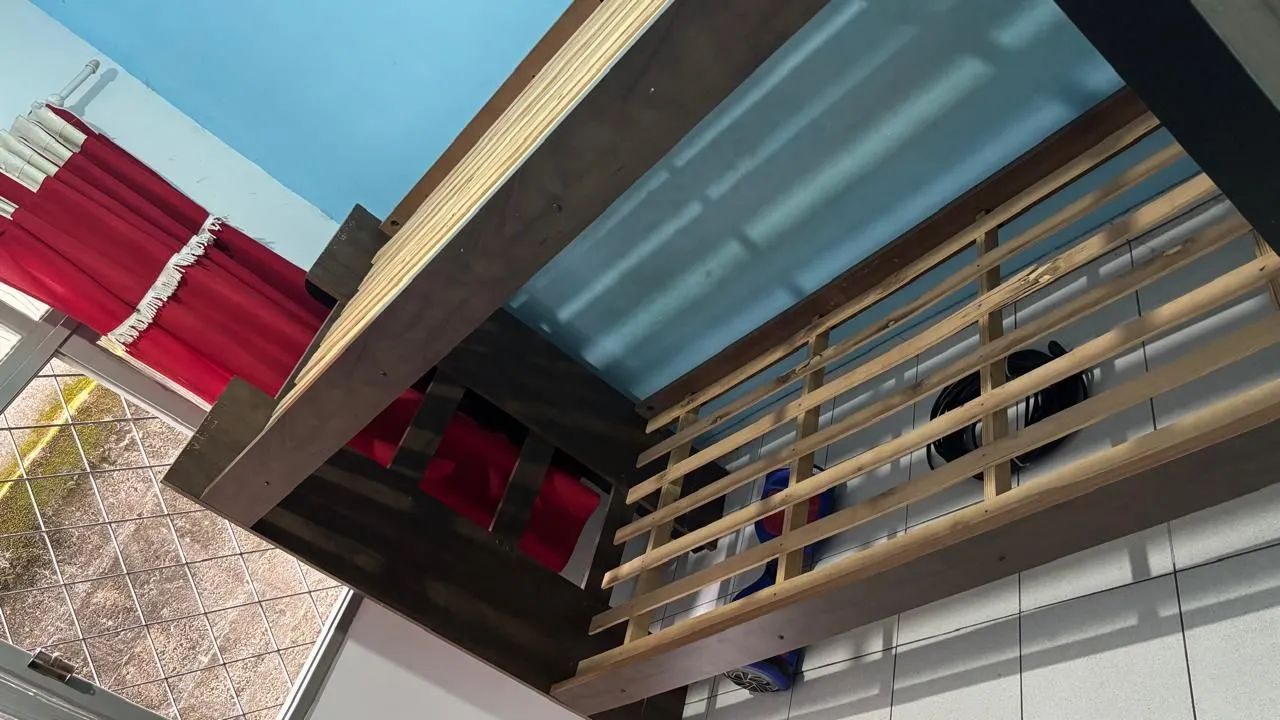 Vendo uma cama semi-nova beliche - Foto 2