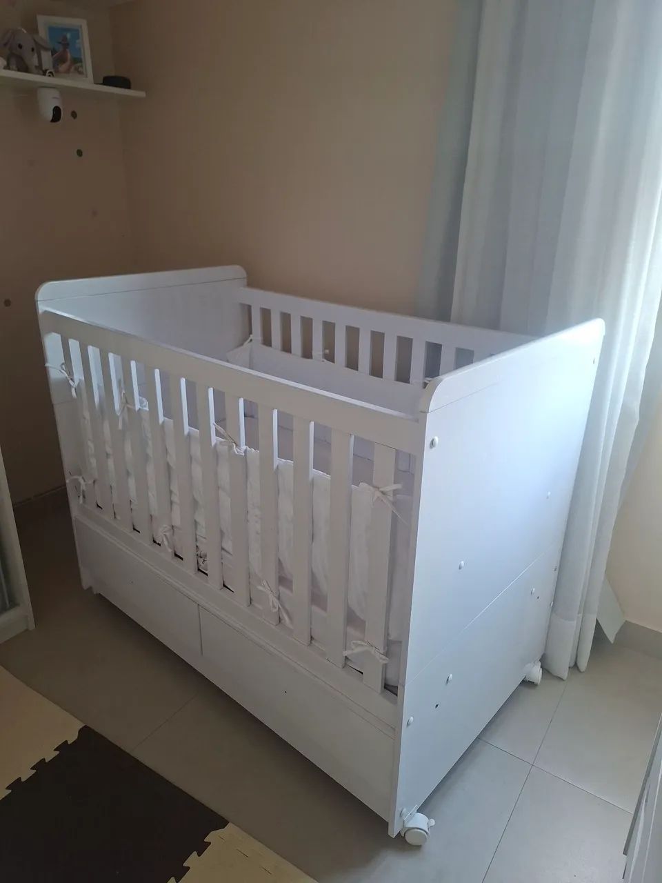 Berço que vira cama