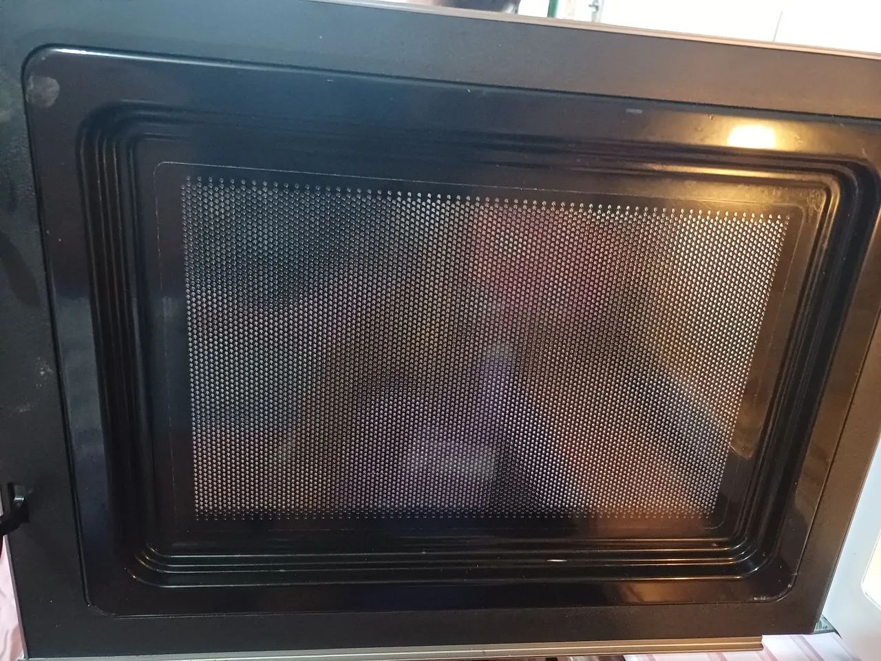 Vendo microondas Panasonic 31 litros  - Foto 4
