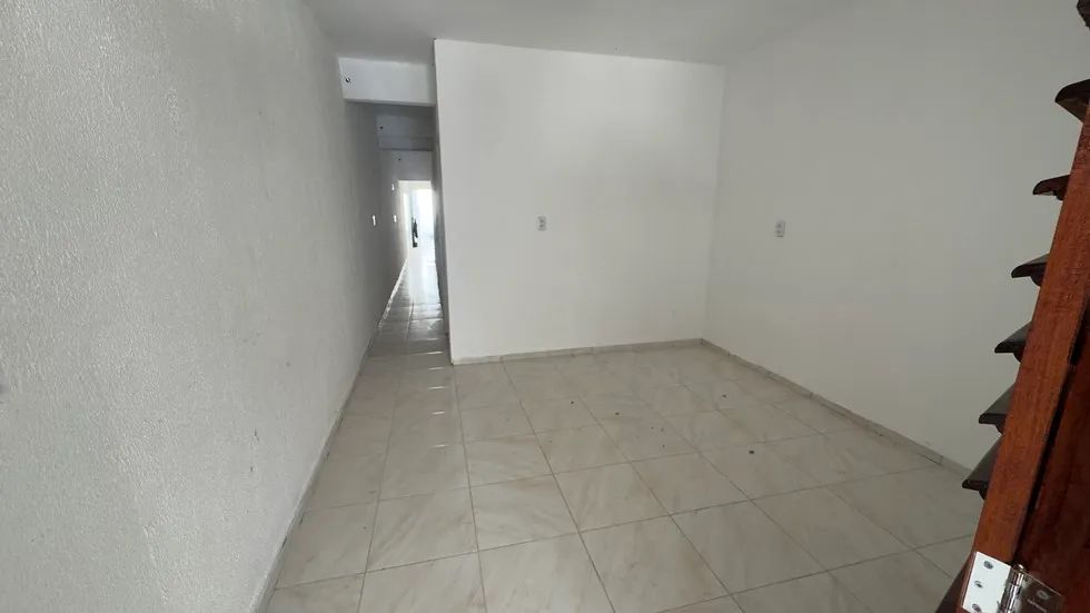 Casa térrea com 2 quartos, suíte e quintal na Av. Dr. Florêncio de Alencar - Foto 4