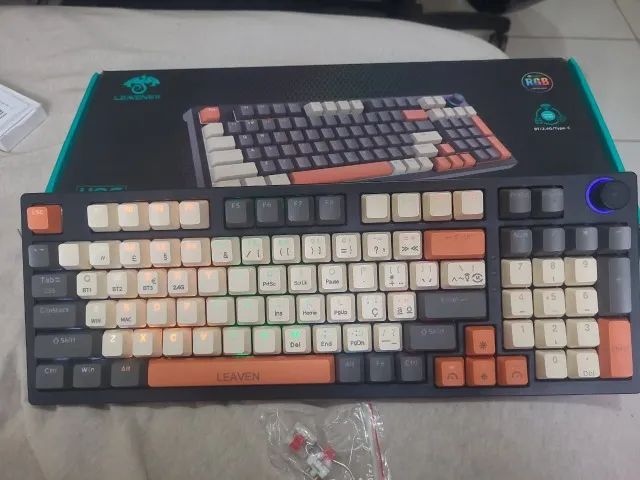 Teclado Gamer Mecânico - Funciona Wireless - Bluetooth e Com Fio - Foto 2