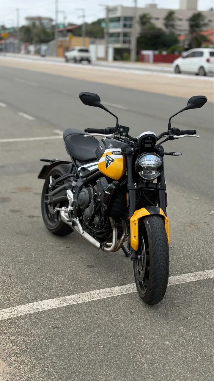 Triumph trident 660