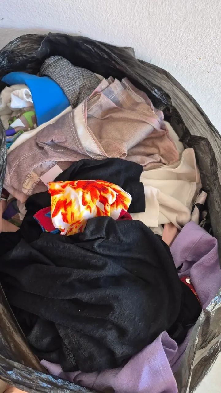 Lote de roupas para brechó 