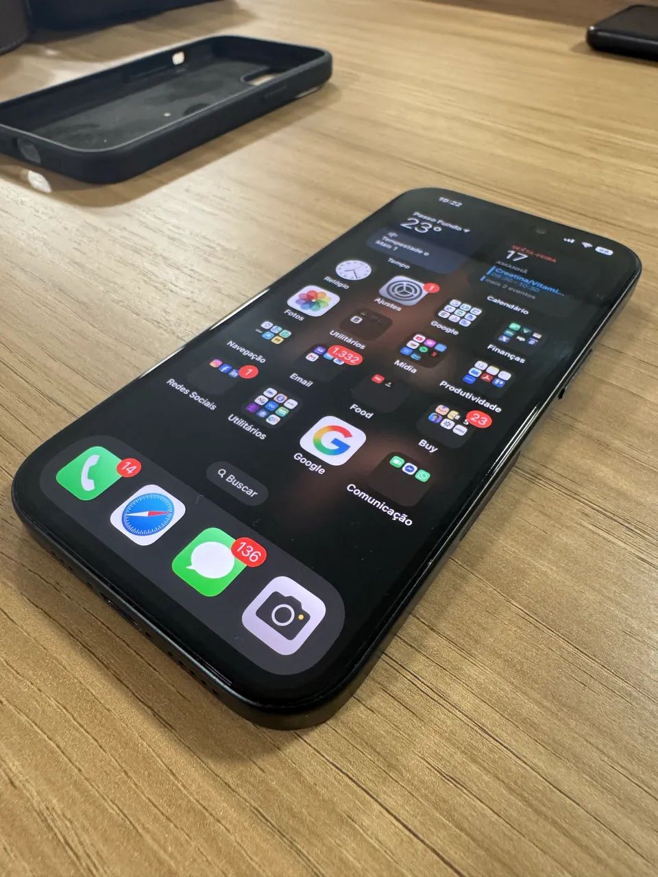 Celular iPhone 15  | 128 GB | Cor preta - com capa e pelicula
