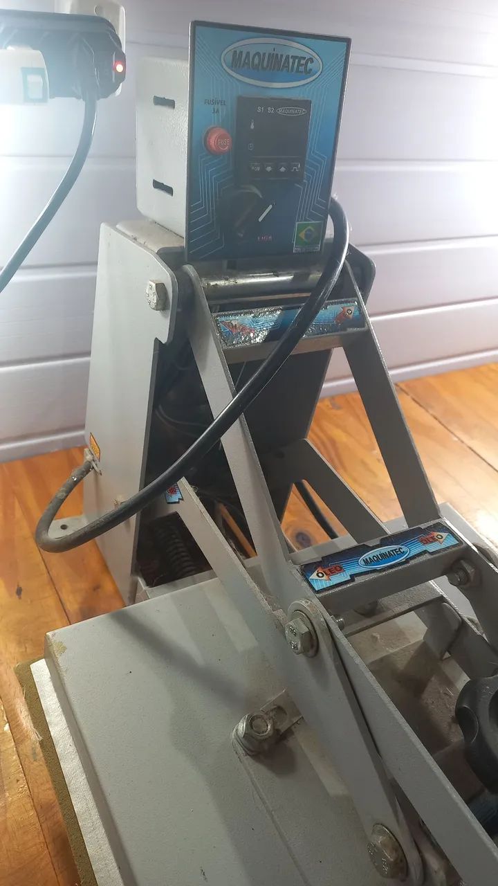 Prensa térmica Sublimação Máquinatec 35x40  - Foto 2