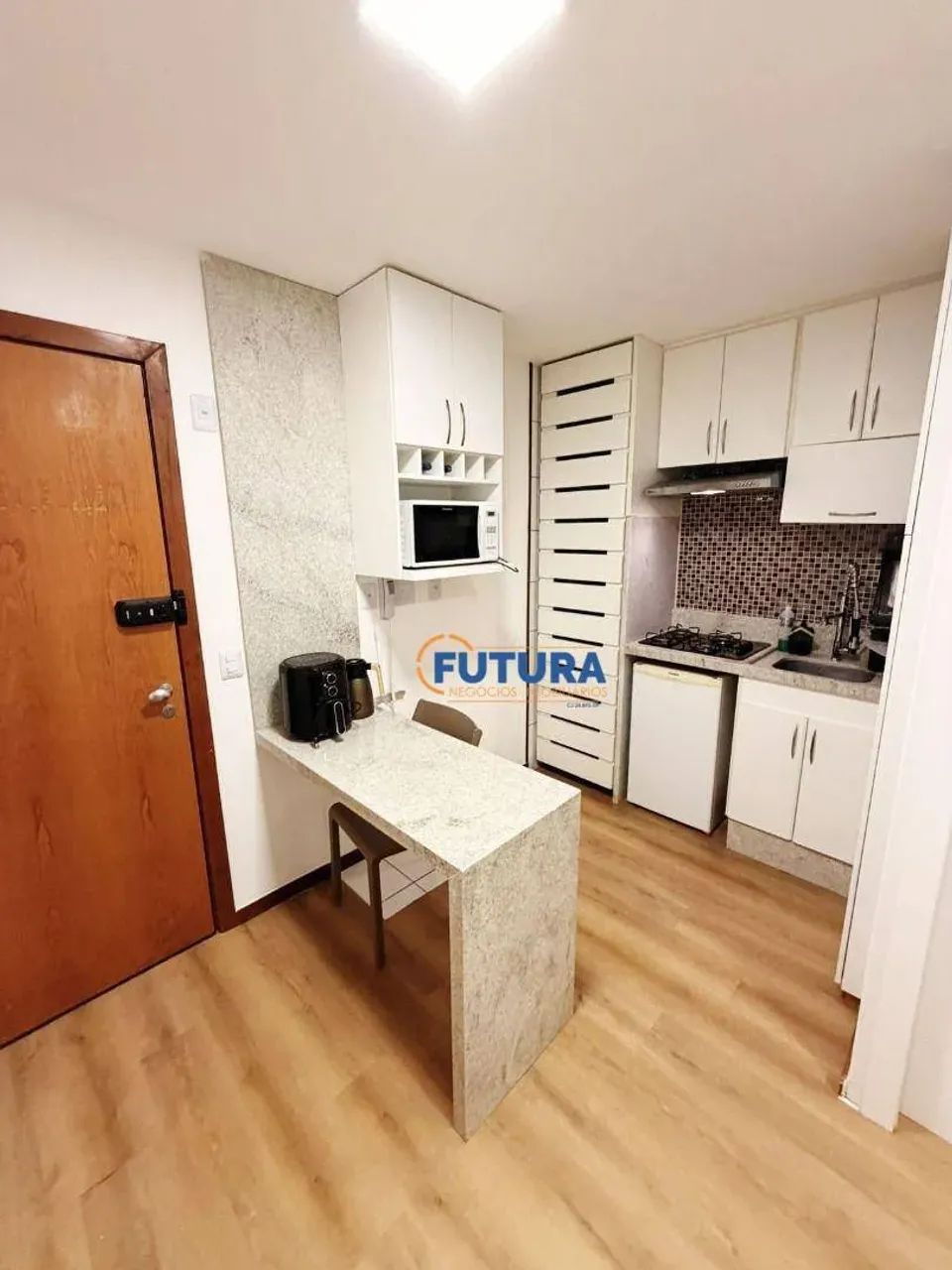 Excelente kit mobiliada 27 m², reformada QMSW 05 E. Monteserrat  Sudoeste. - Foto 4