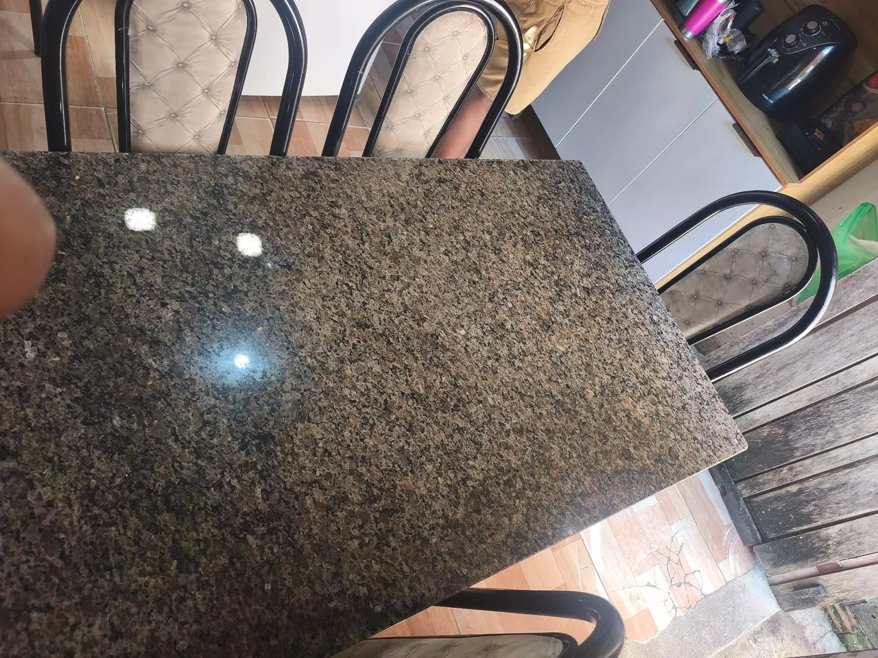 Mesa de mármore, 6 cadeiras. - Foto 3
