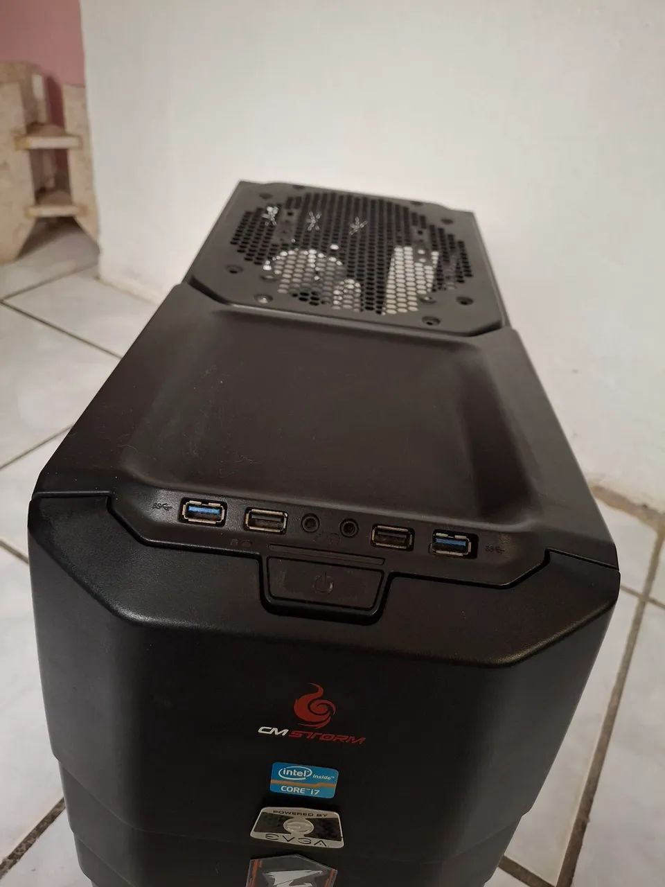 Gabinete Cooler Master Full Tower
