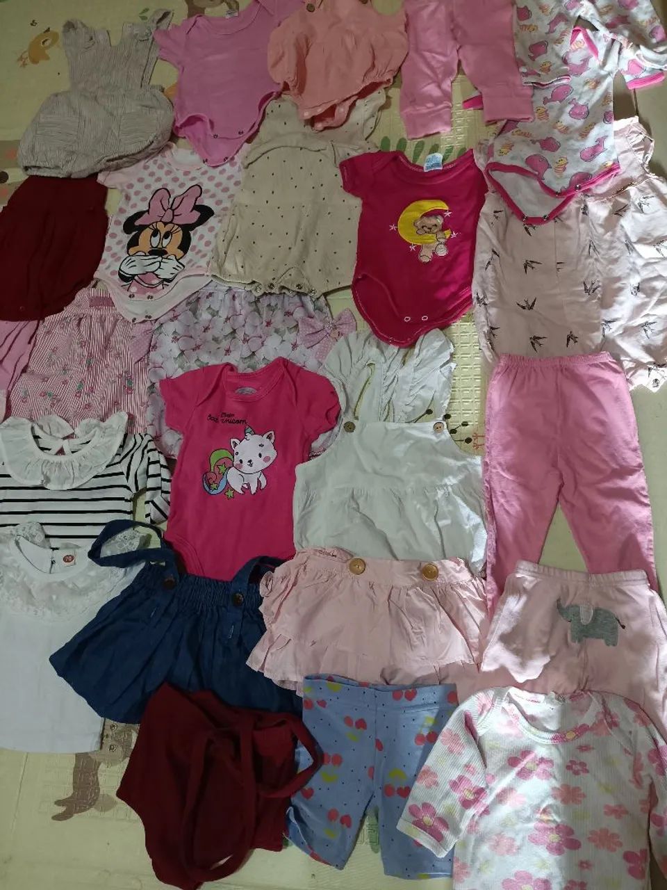 Vendo Roupas de Menina