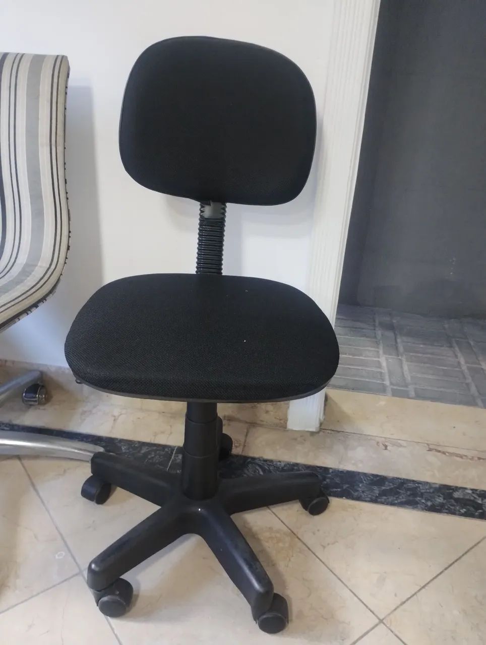 Cadeiras para vender - Foto 4