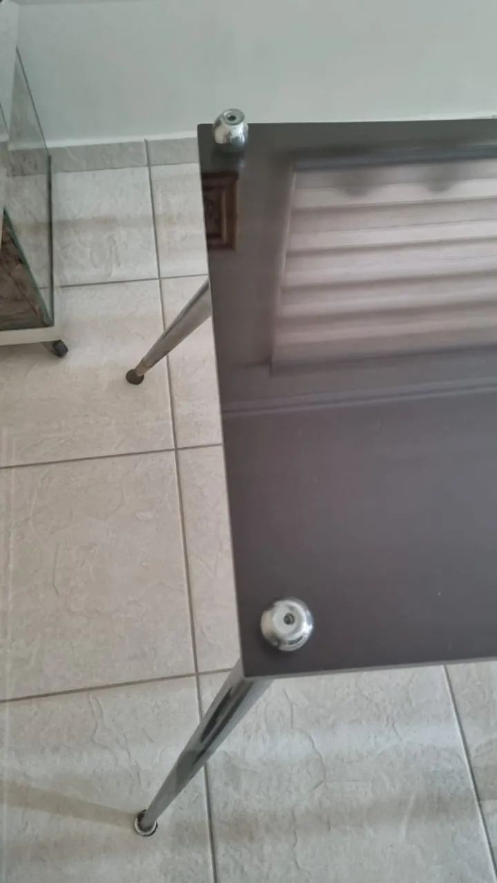 Mesa de jantar com tampo de vidro + 6 cadeiras - Foto 5