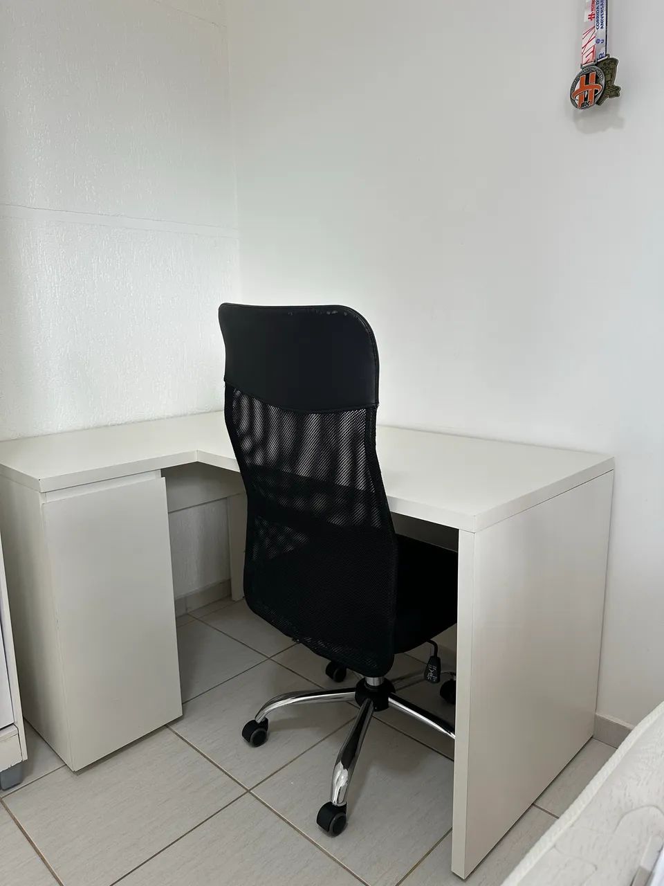 Corner Table441092080340848640