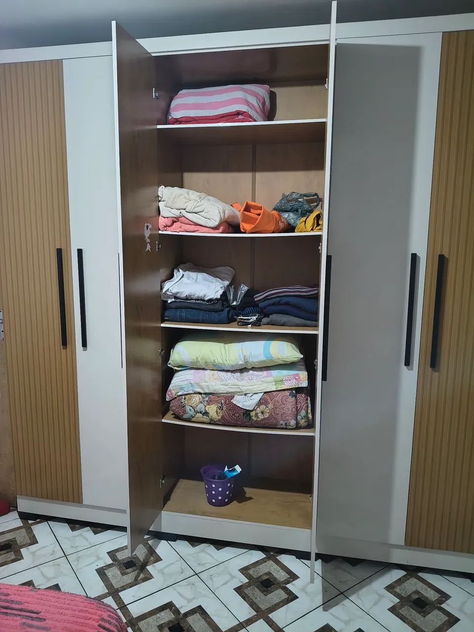Guarda roupa 6 portas  - Foto 2