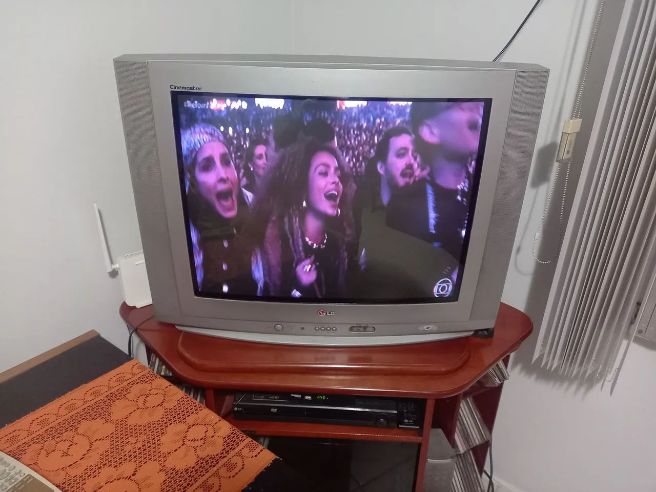 Tv LG Cinemaster 29  polegadas de tubo. - Foto 2