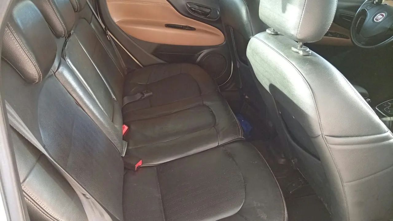 Fiat Linea Absolute 1.9/1.8 Flex Dualogic 4P 2015 - Foto 4