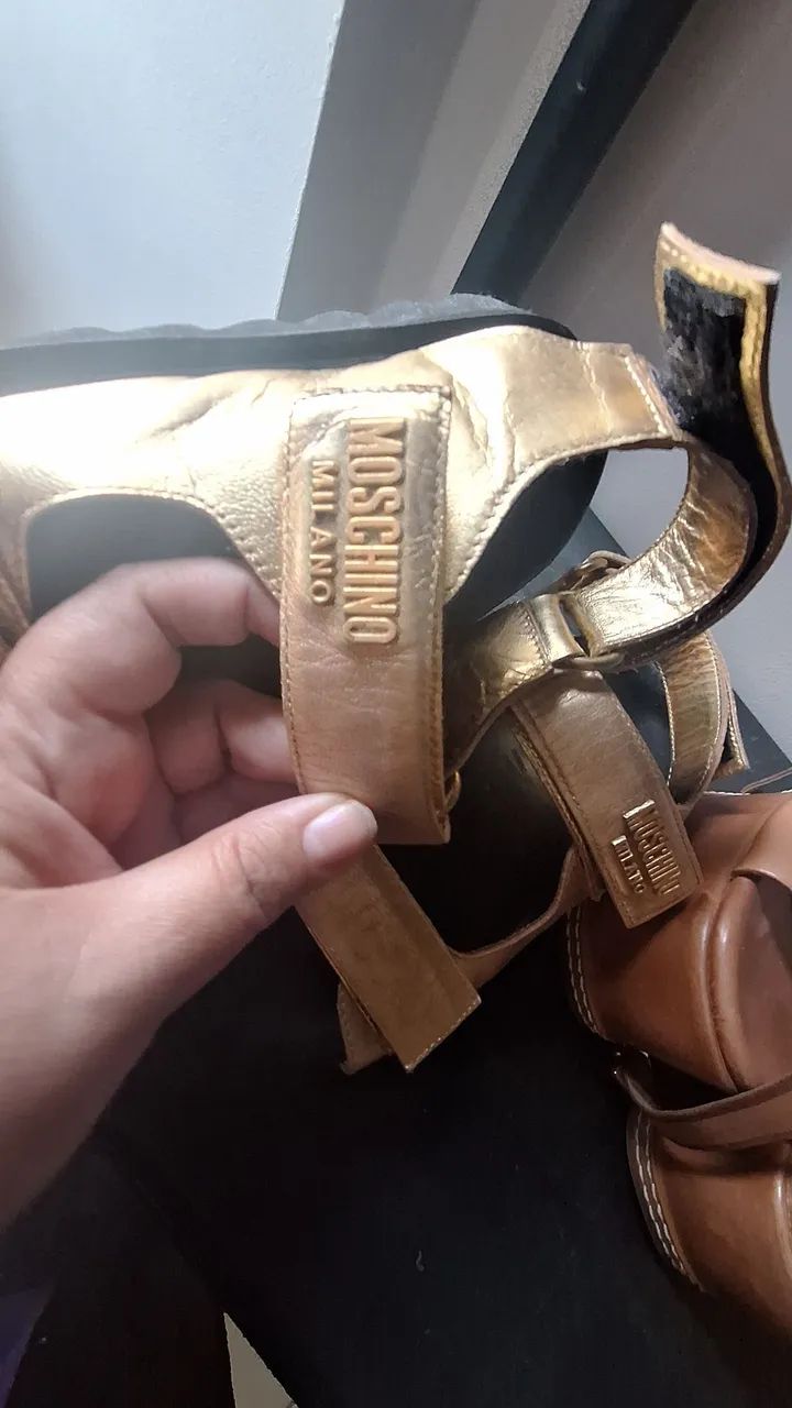 Sandália moschino original - Foto 3