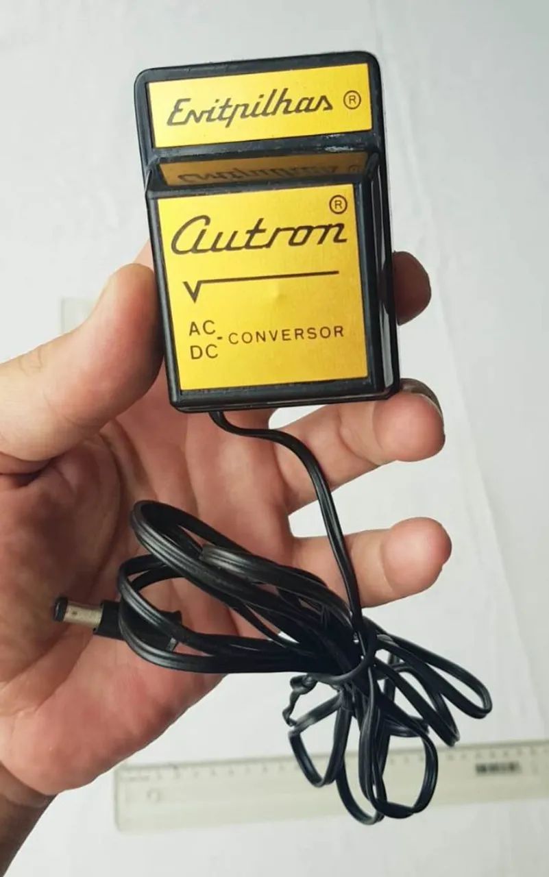 Fonte de Alimentação Com Ajuste de Tensão - Marca Evitpilhas Autron - Funcionando