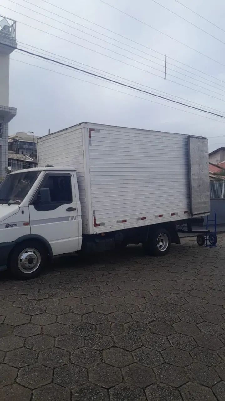 Fretes e mudanças chama 