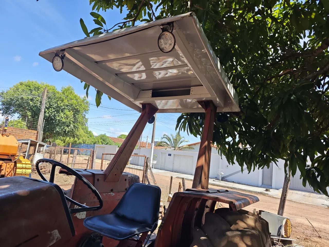 Vendo trator de pneu mf 290 - Foto 5