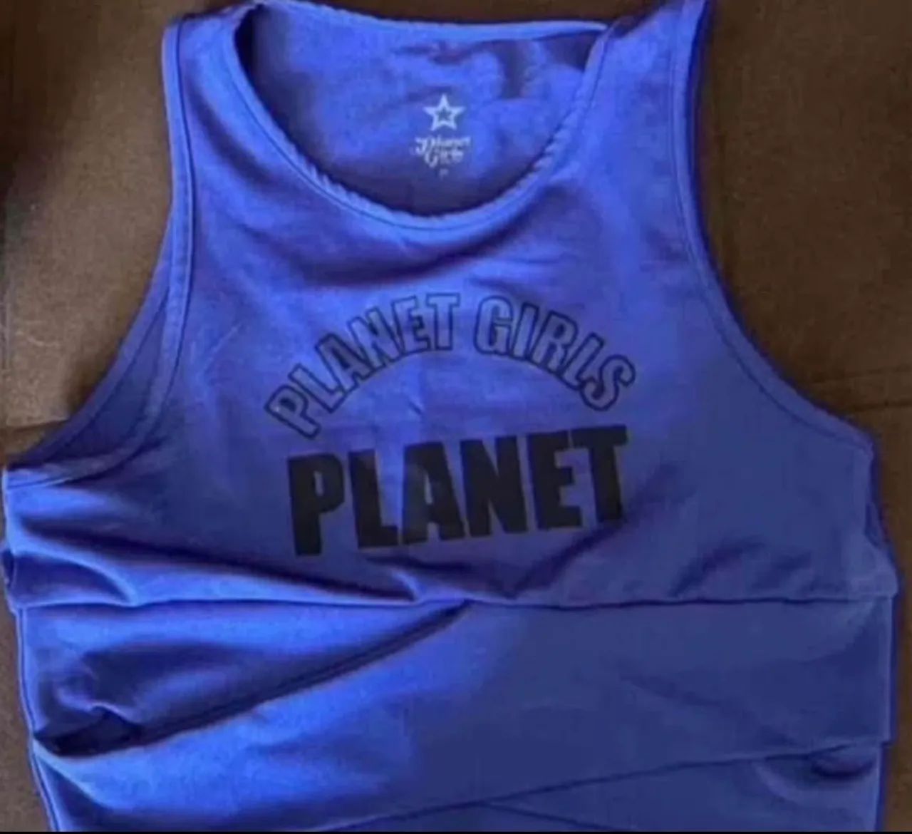 Cropped planet girls 