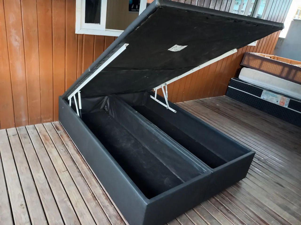 Vendo base Baú de casal
