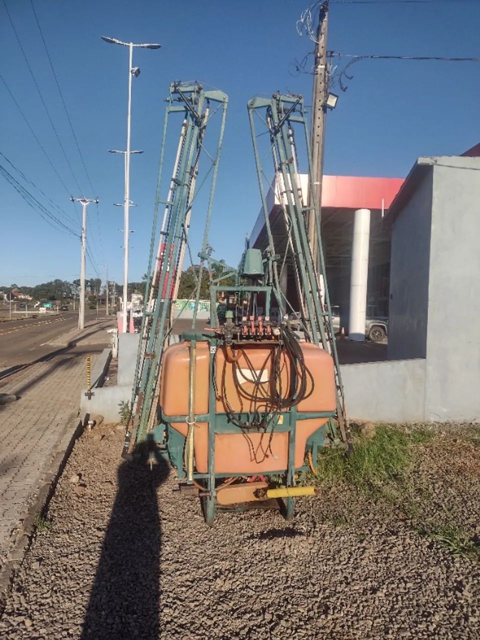 Pulverizador Agrícola 600 lts com 16 mts de barras