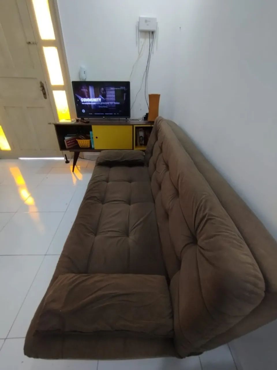 Sofá-Cama 3 Lugares Casal em Suede Café Usado - Foto 2