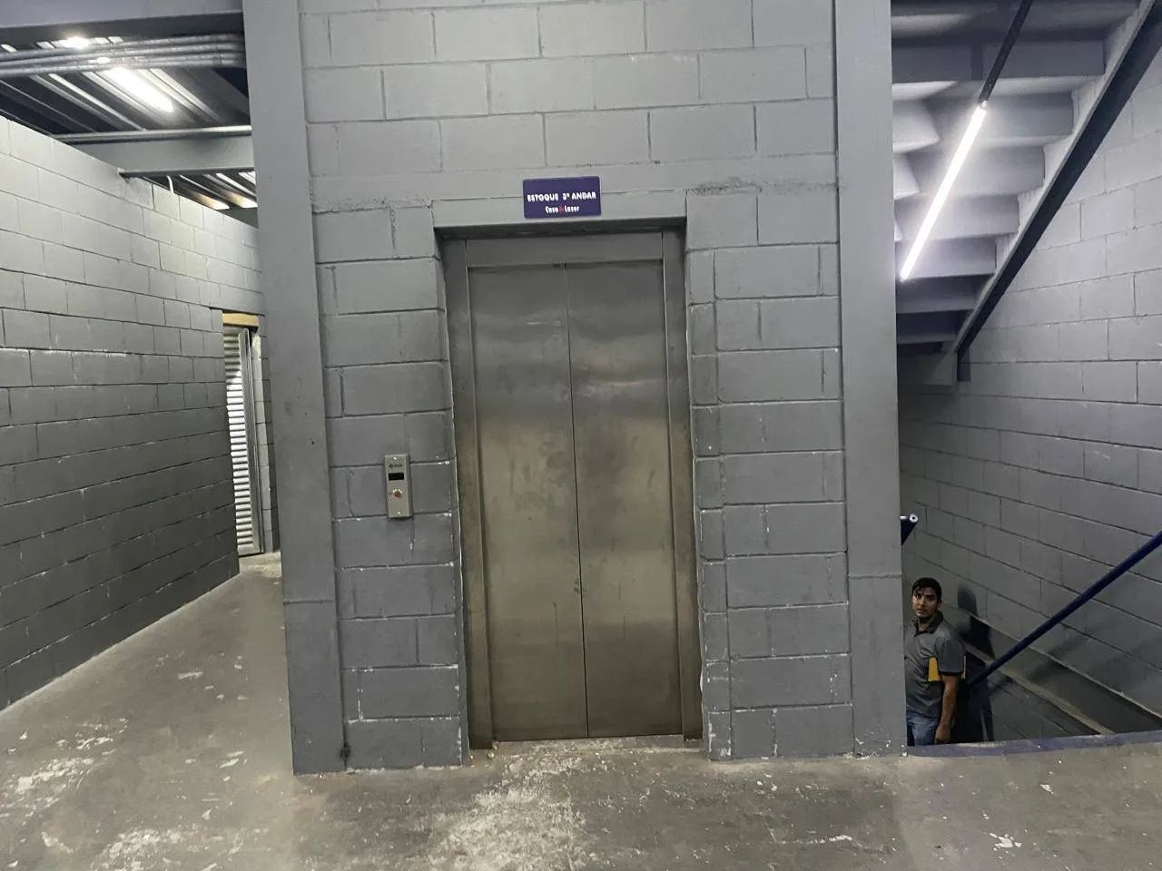 Prédio Inteiro para alugar na Estrada do Portela, Madureira, Rio de Janeiro - RJ - Foto 9