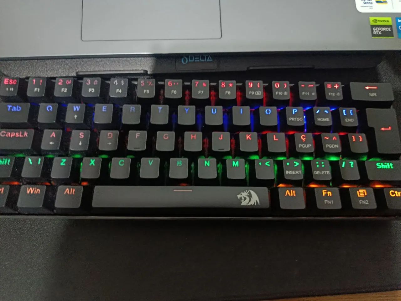 Teclado mecânico redragon lakshmi 60% switch marrom