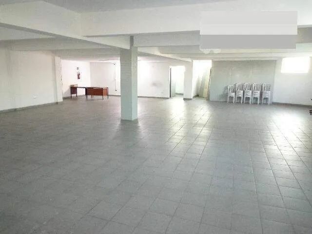 Sala Comercial para Alugar em Piraporinha, Diadema | 240m²