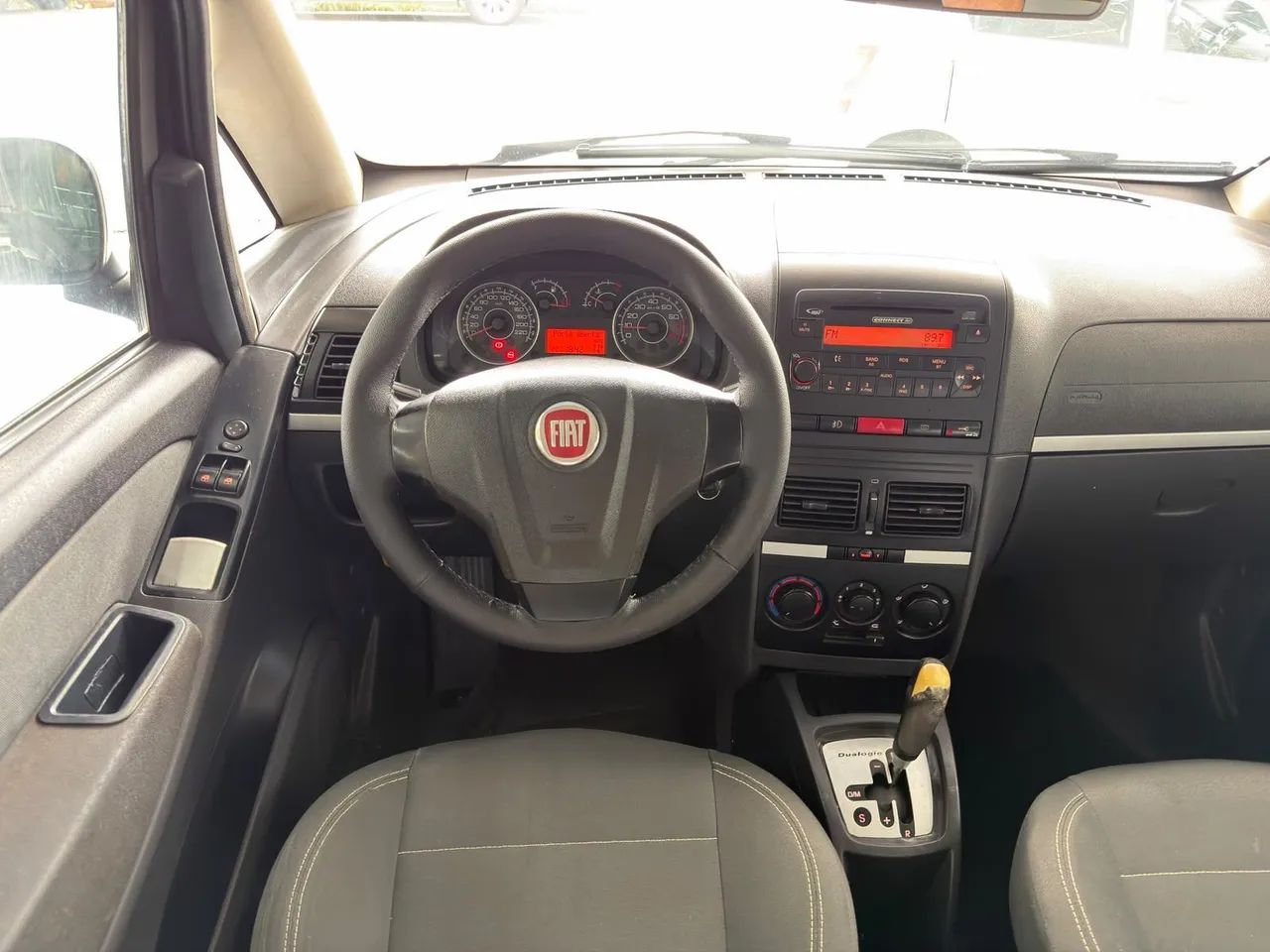 Fiat Idea ESSENCE Dualogic 1.6 Flex 16V 5p, foto 5 de 11