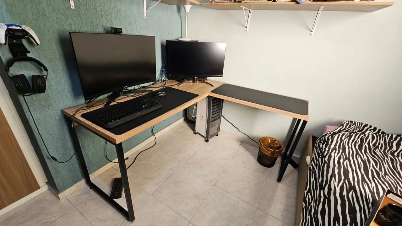 Mesa de escritório em L