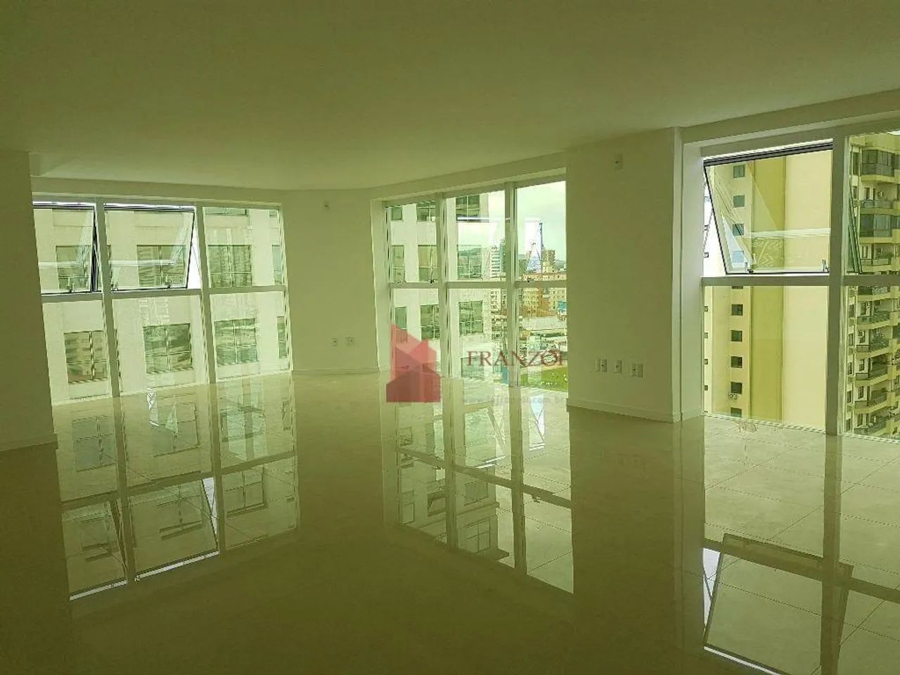 VENDA: Sala comercial - 55 m² - Centro - Itajaí/SC - Foto 4